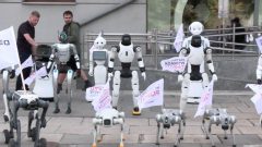 Robots protest in Poland over AI regulation concerns