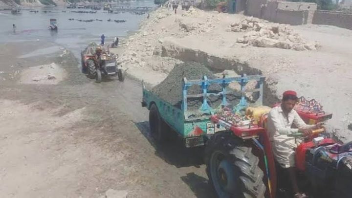Punjab Orders to Seize Uncovered Sand Trolleys