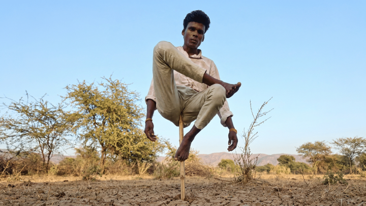 Indian Man Makes Gravity Look Optional [Video]
