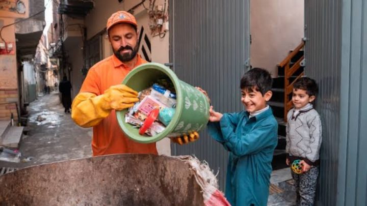 CM Punjab Sets Deadline for Door-to-Door Waste Collection