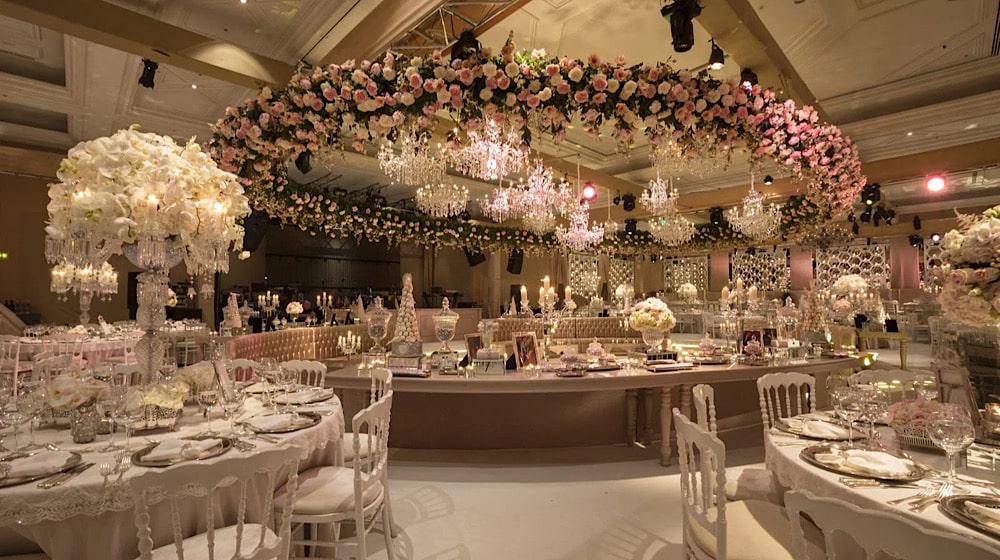Govt Caps Weddings at One Dish