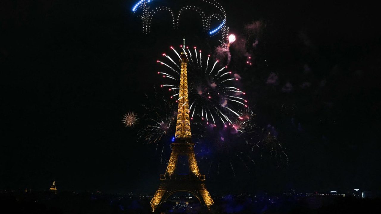 Eiffel Tower closed in row over women removed for Hindu group