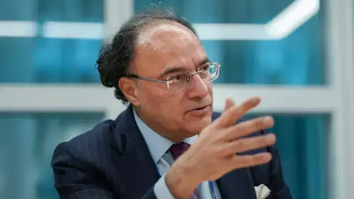 Finance minister heads to Bangkok for IMF, World Bank meetings