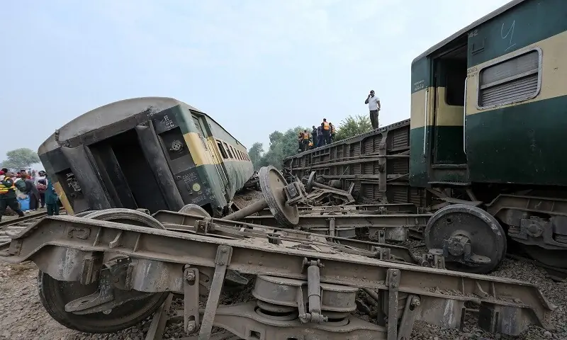 5 killed, several injured as Peshawar-bound train derails in Punjab's Multan district