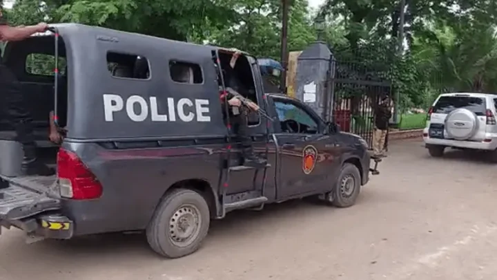 Two wings of Karachi police clash over custody of suspects