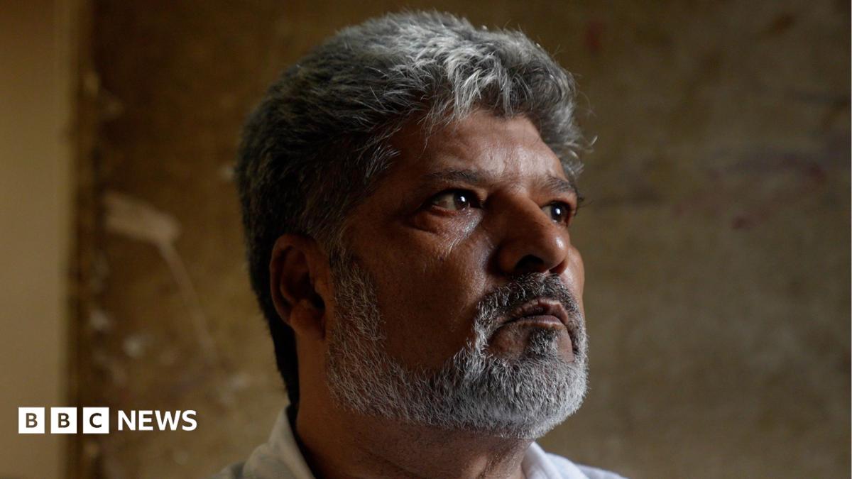 The vanishing world of India's street magicians