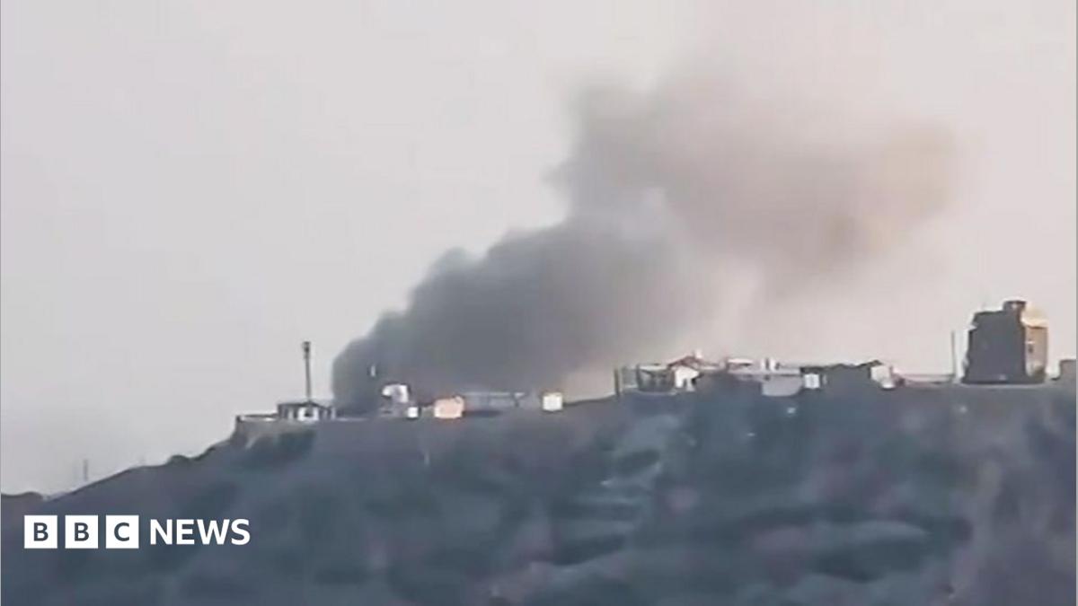 Houthi missile attack on Yemeni presidential palace kills two, minister says