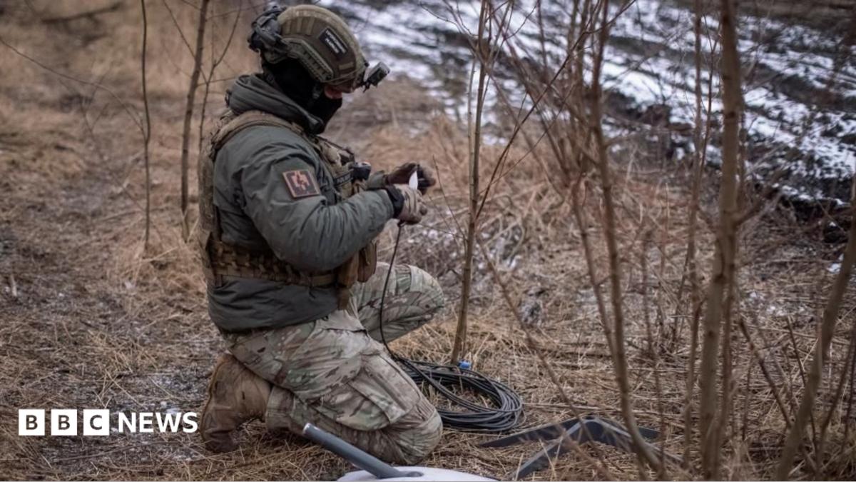 Why is Starlink internet so important on the battlefield in Ukraine?
