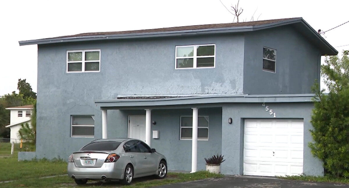 Florida officer took possession of man's home after finding him dead 4 years ago, police say