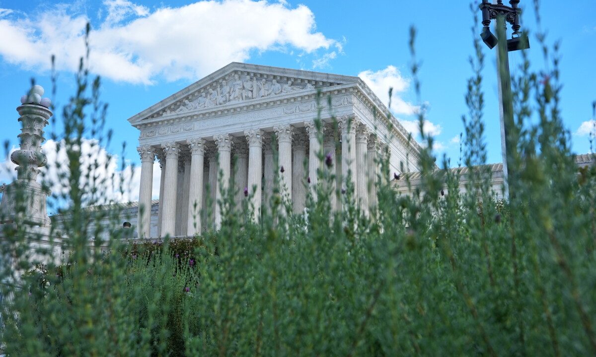 Supreme Court allows New Hampshire to fully ban student IDs for voting in midterms