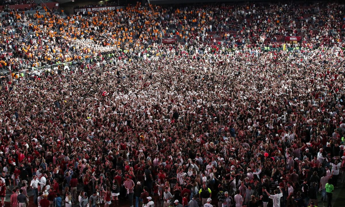 SEC fines South Carolina $500,000 for allowing fans to storm the field after beating Tennessee