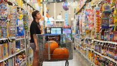 Trump failed to stop inflation. Now Republicans may pay the price in the midterm elections