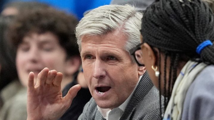 Mavs CEO Welts retires again, will be replaced by team president Casson