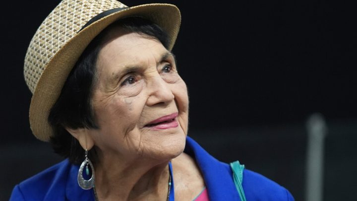 Fallece Dolores Huerta, influyente líder sindical, ícono feminista y de derechos civiles