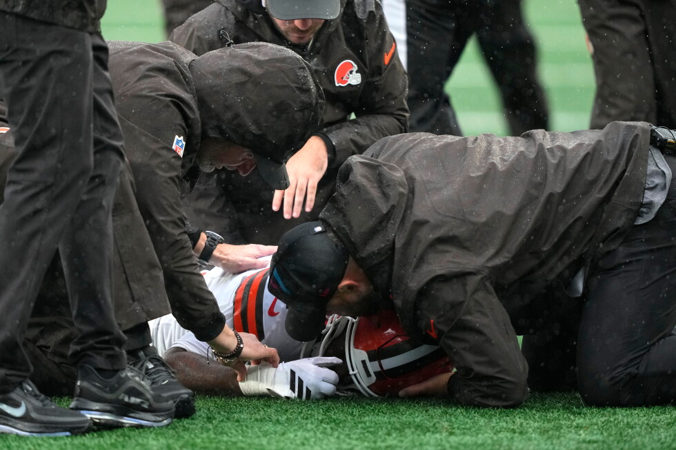 Browns rookie wide receiver Concepcion ruled out after helmet-to-helmet hit by Jets' Fitzpatrick