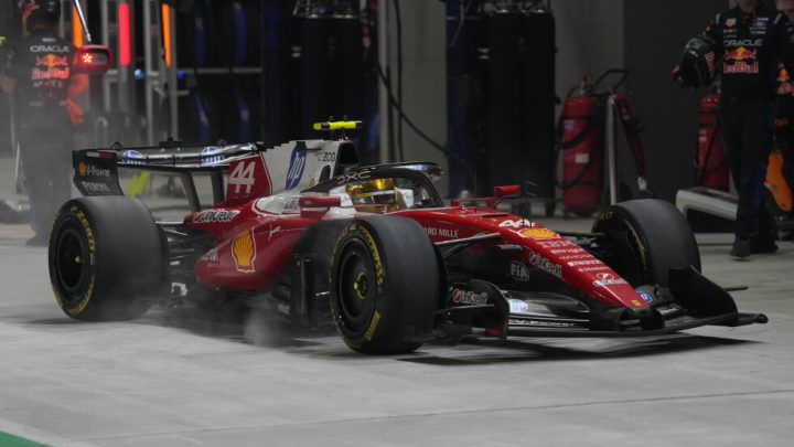Lewis Hamilton unwell after Singapore race and apology to Ferrari