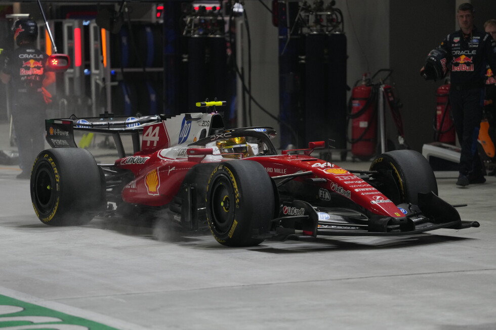 Lewis Hamilton unwell after Singapore race and apology to Ferrari