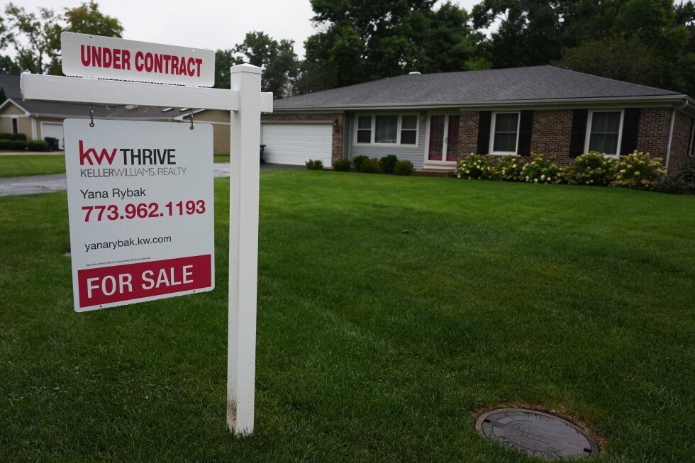 Existing home sales tick up in September, but the US housing market stays stuck