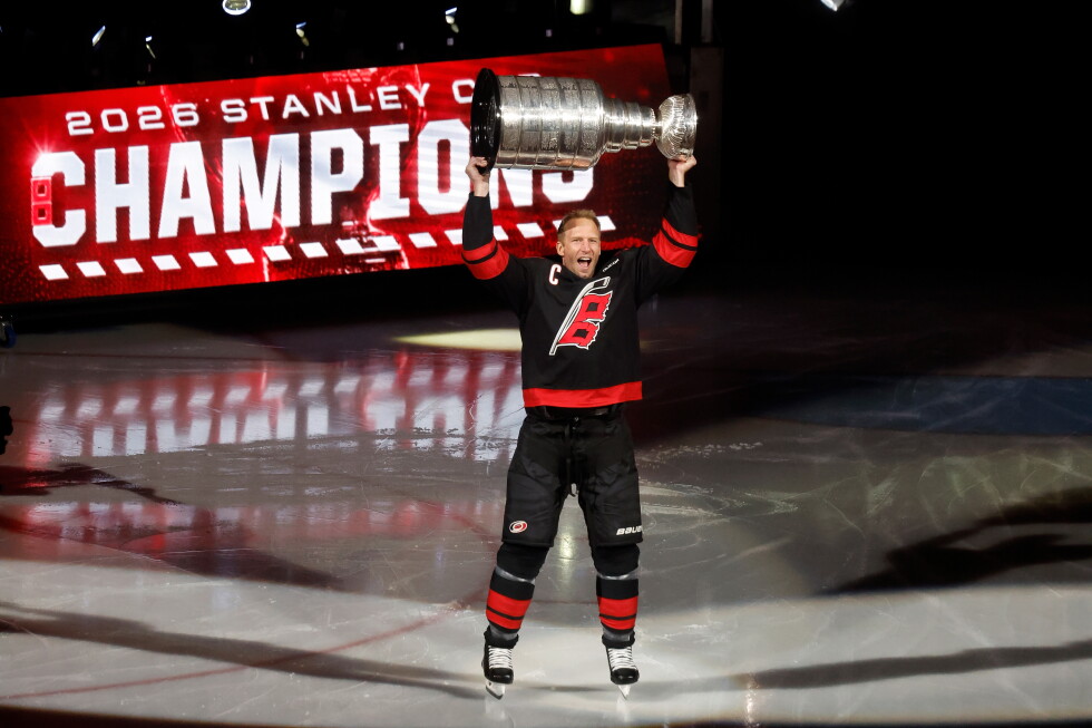 Hurricanes captain Jordan Staal is out 1-2 months with a torn calf muscle