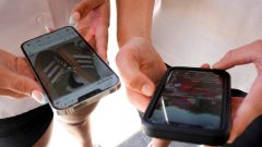 Experts urge parents to prepare kids for possible livestreamed execution