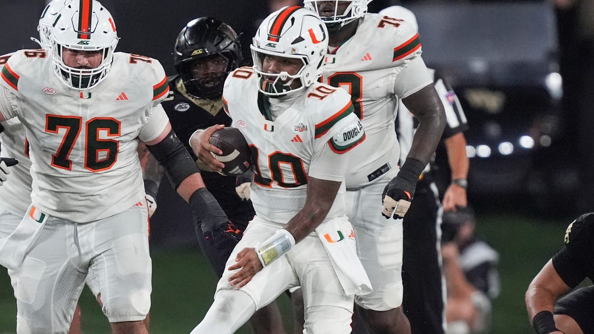 America missed college football's best QB in September. Now, it's Darian Mensah time