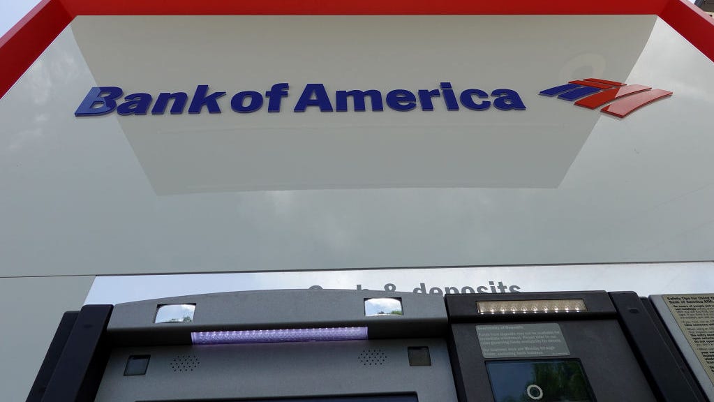 A man found $128K on top of a Bank of America ATM. Here's what he did next