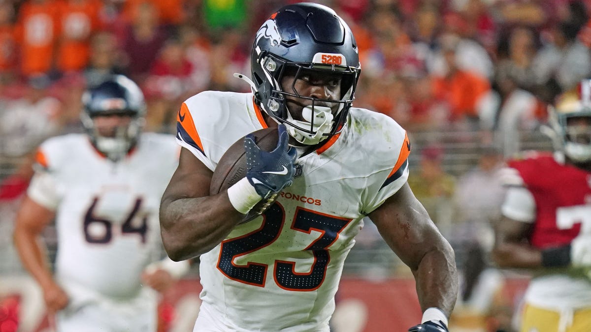 Browns sign ex-Broncos running back after Quinshon Judkins injury