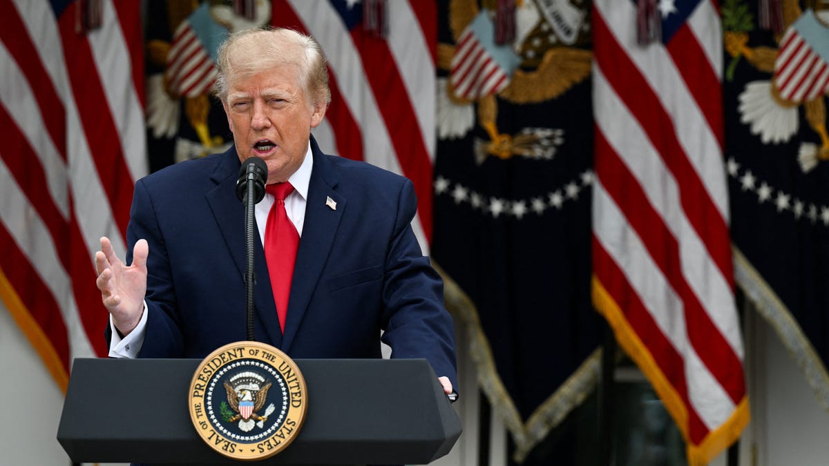 Trump demands death penalty for anyone who kills a firefighter