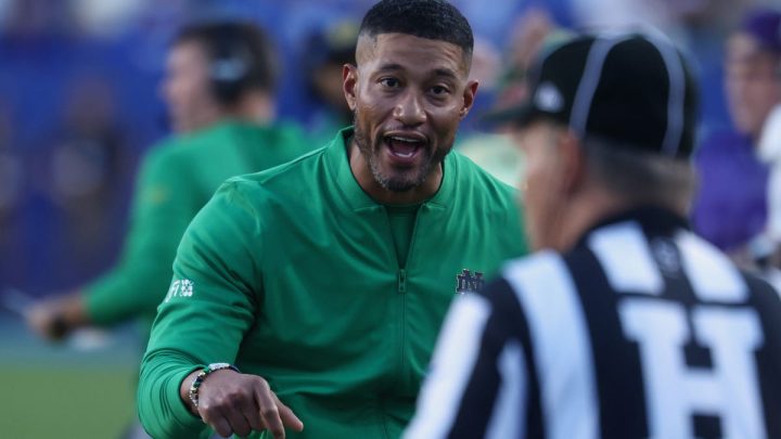 Big 12 admits blown call, says Notre Dame deserved one more play vs BYU