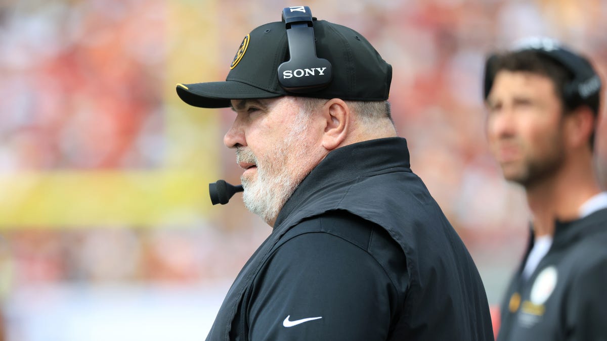 Steelers coach Mike McCarthy misses halftime after 'freak' on-field injury