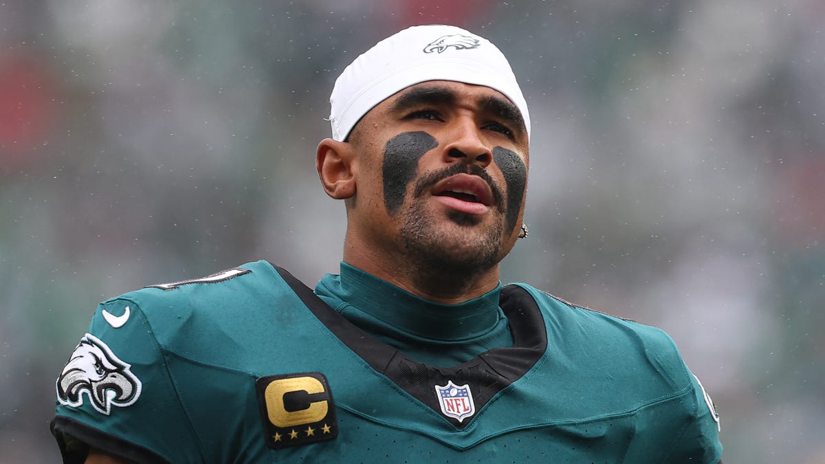 Deion Sanders offers warning, prayer for Jalen Hurts after blood clot diagnosis