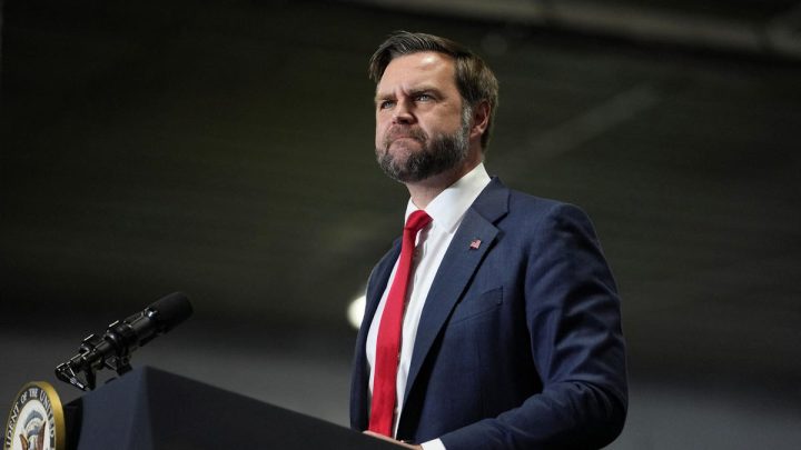 JD Vance enters crowd during campaign rally after woman has medical emergency