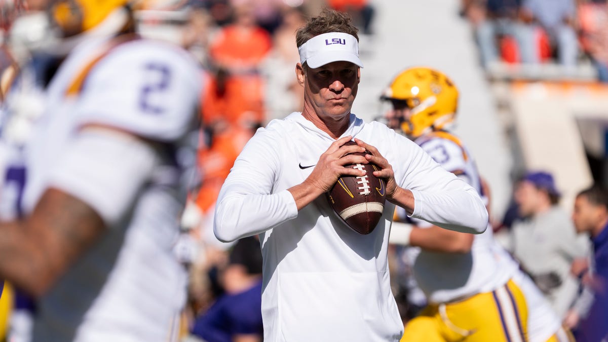 Lane Kiffin calls conspiracy on SEC for LSU-Alabama. Here's why