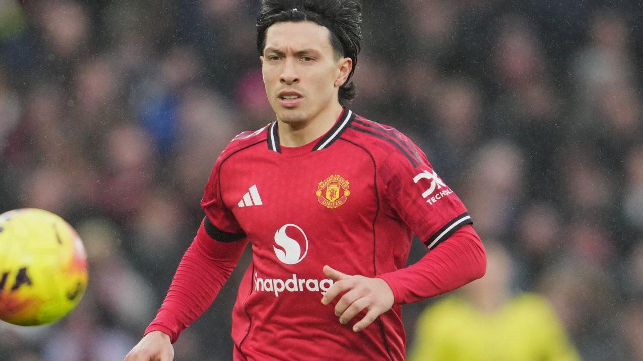 Man United’s Martinez apologises for outburst after talks with Carrick