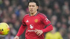 Man United’s Martinez apologises for outburst after talks with Carrick
