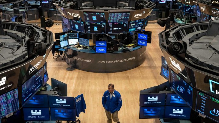 US tech stocks tumble as investors fret over AI spending