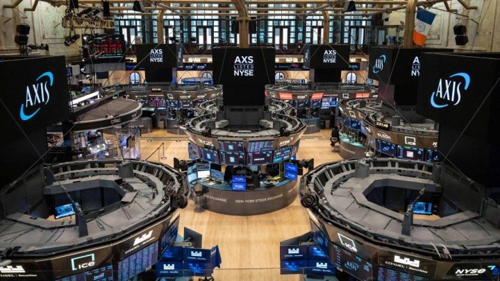 Global stock markets rise as investors continue to bet on AI