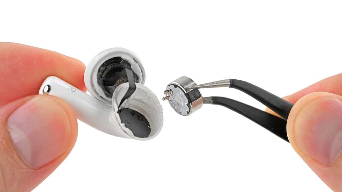 AirPods 5 Finally Break Apple’s 0/10 Repairability Streak