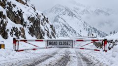 Snowfall Forces Closure of Babusar Highway