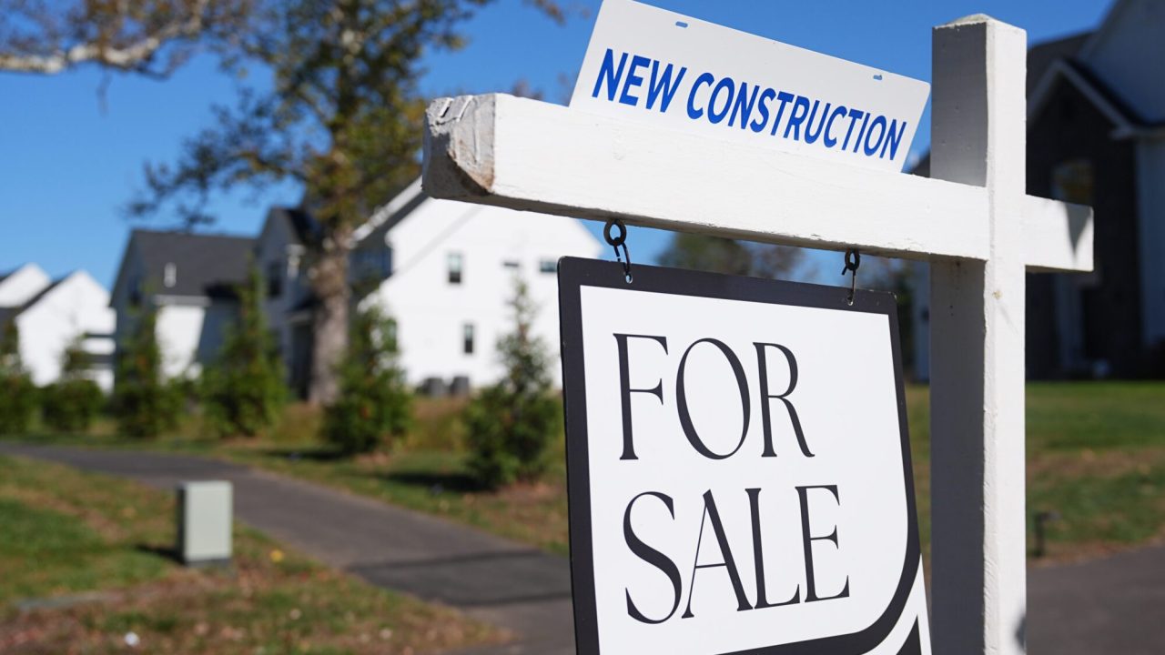 Average long-term US mortgage rate eases to 7.32% in first pullback since late August