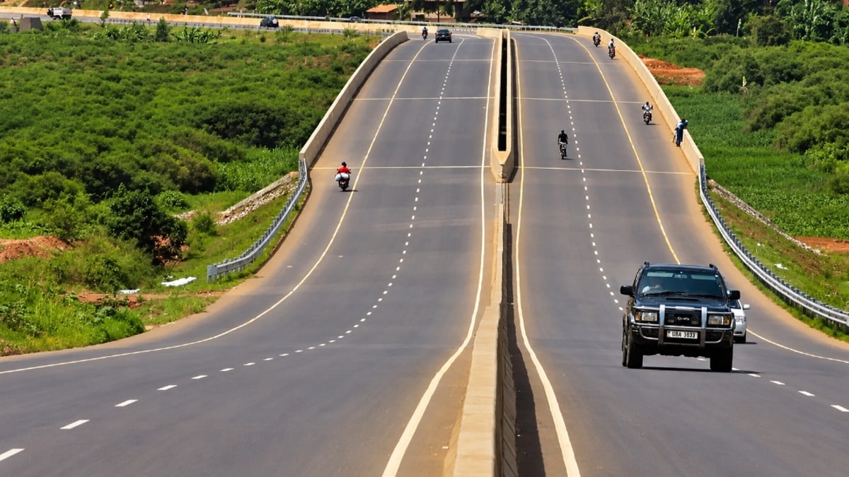 Date Set for Completion of 2 Major Road Projects in Islamabad