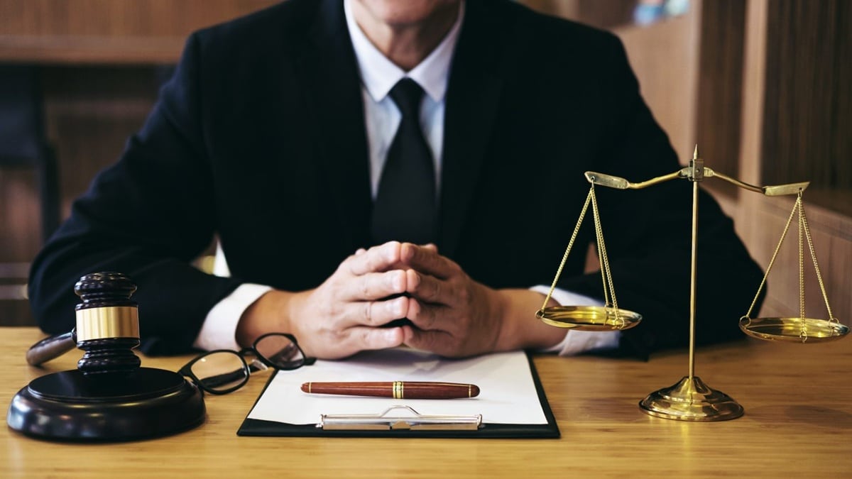 Lahore High Court Announces New Dress Code for Lawyers