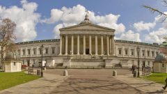 Pakistani Students Can Get Admission in University College London With £1,983 Monthly Stipend