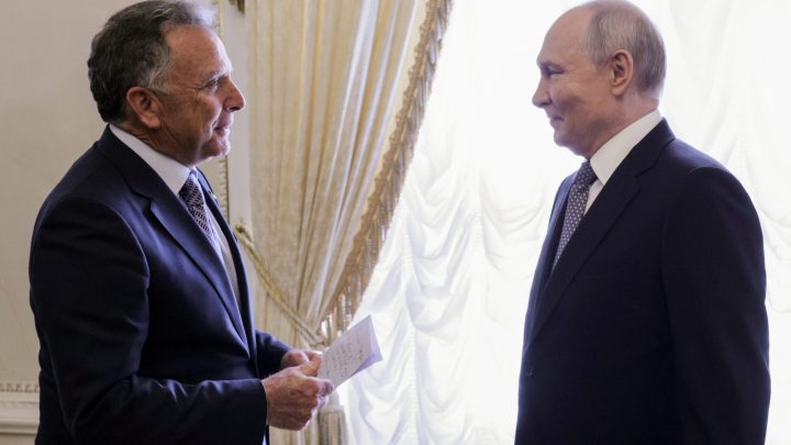 Putin agrees to resume three-way talks on Ukraine war with Kyiv and Washington, Kremlin says