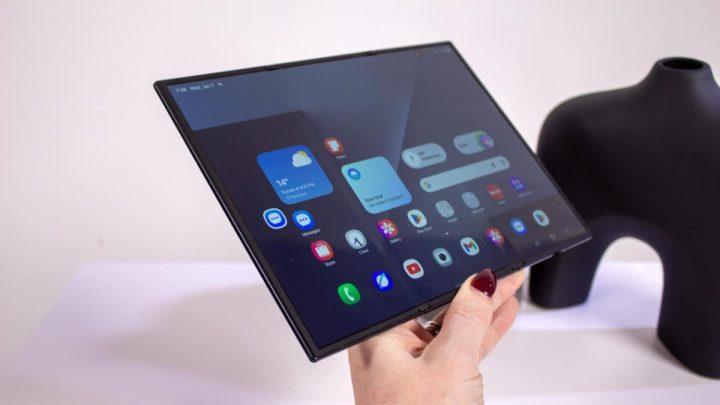 Samsung’s First Foldable Tablet Could Be Bigger Than Most Laptops