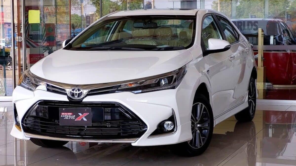 Popular Toyota Corolla Model Discontinued in Pakistan