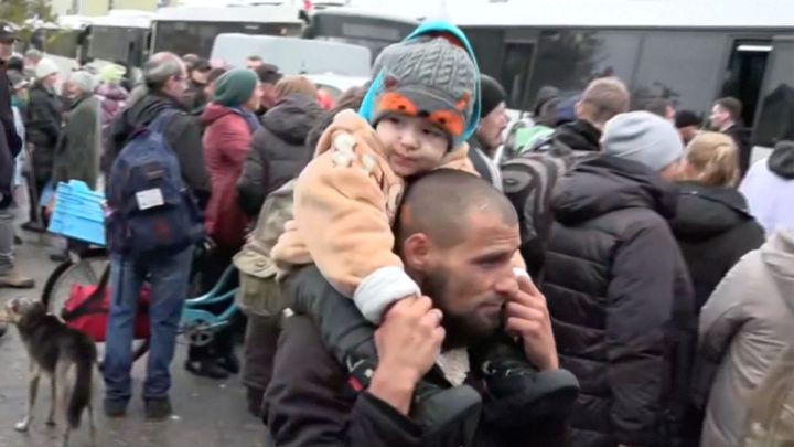 Hundreds evacuated from Melania-brokered ceasefire town of Oleshky