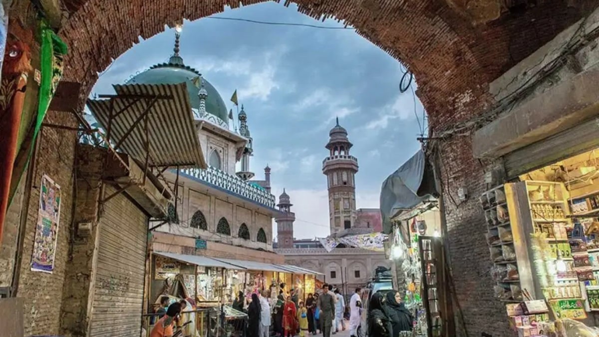 Lahore’s Walled City to Get Underground Wiring and New Parking Plazas