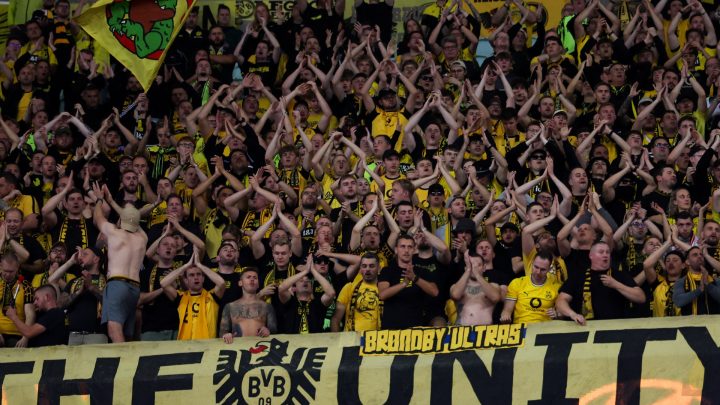 Dortmund to reward football supporters who don’t use phone during matches