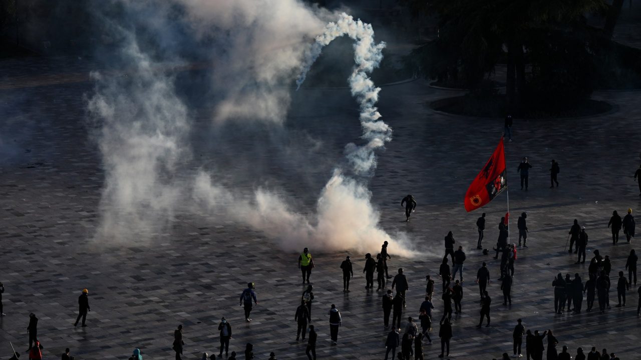 Thousands gather at new Albanian antigovernment rally